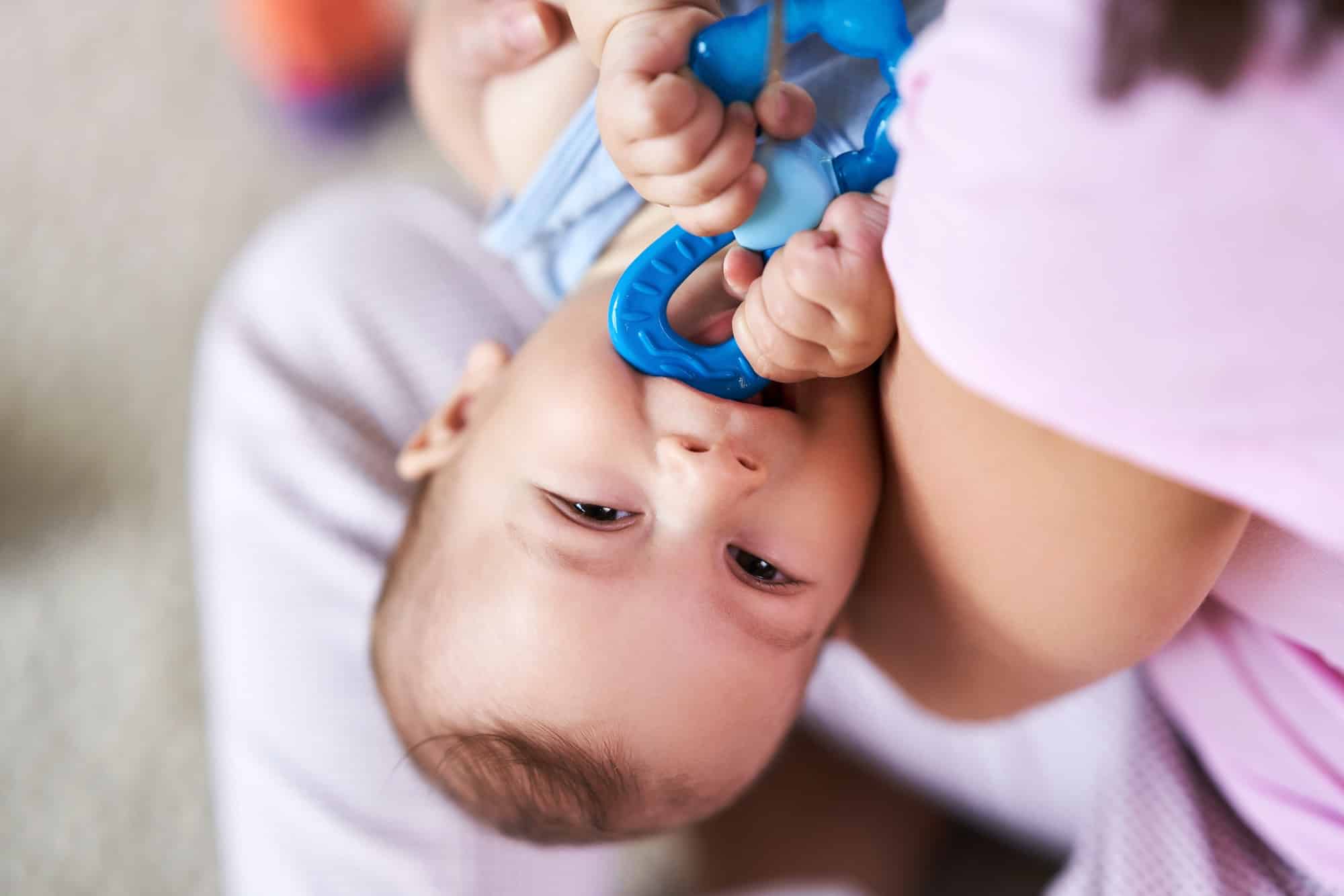 Anneau de dentition : le jouet d’exception pour  les bébés