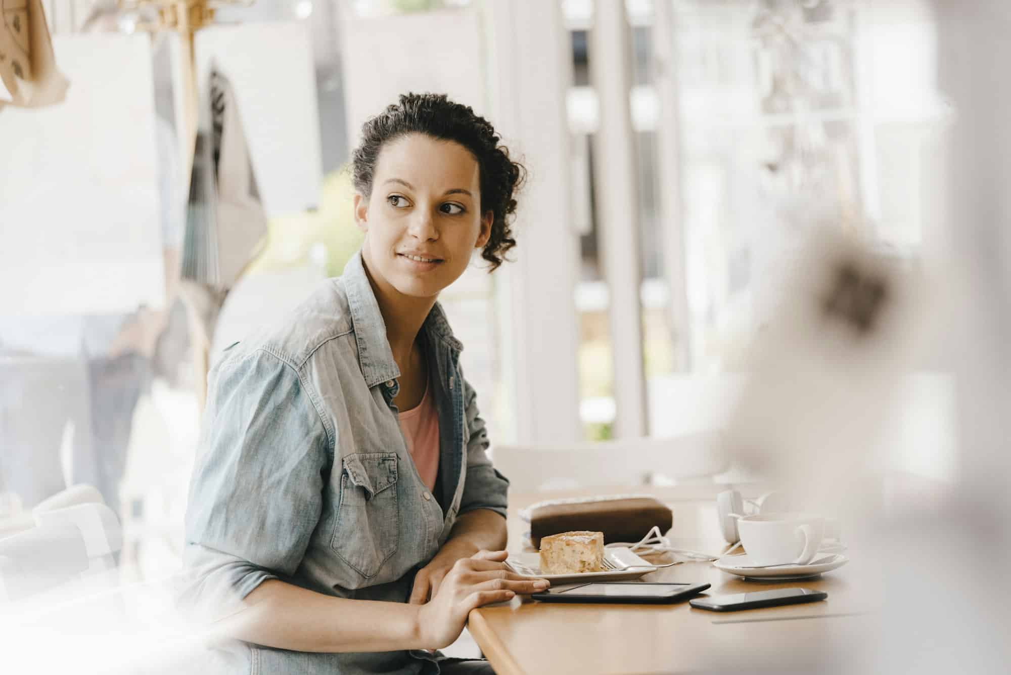 Comment créer un espace de coworking communautaire pour les freelancers locaux ?